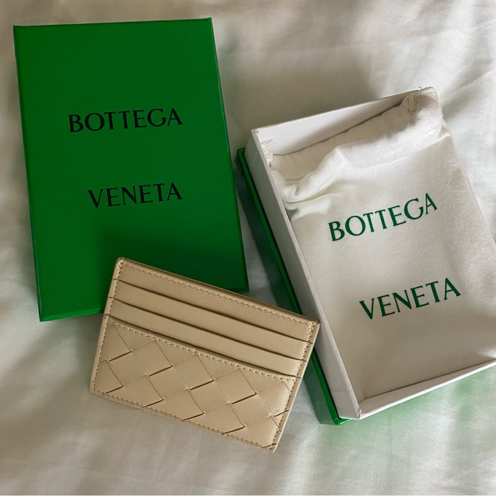 Bottega Veneta Credit Card Case in Porridge - Picture 4 of 9